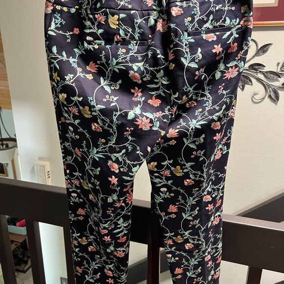 LOFT Floral Ankle Pants - Black and Multicolor Size 26 #DP330 - Picture 5 of 6